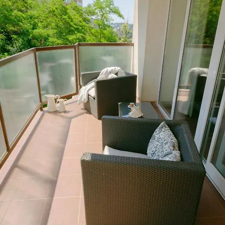 公寓 Spacious Apartment,balcony&garage *