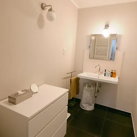 Spacious Apartment,balcony&garage 布拉迪斯拉发