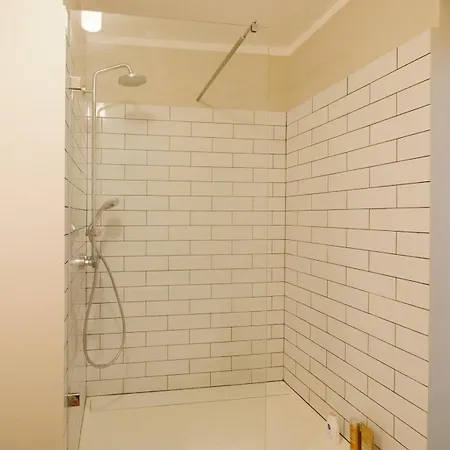 Spacious Apartment,balcony&garage Appartement *